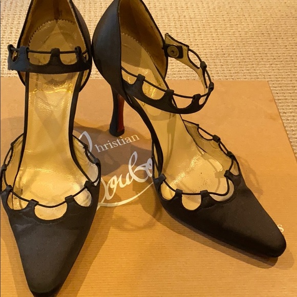 Christian Louboutin Shoes - 🔴 CHRISTIAN LOUBOUTIN BLACK SILK DRESS SHOE